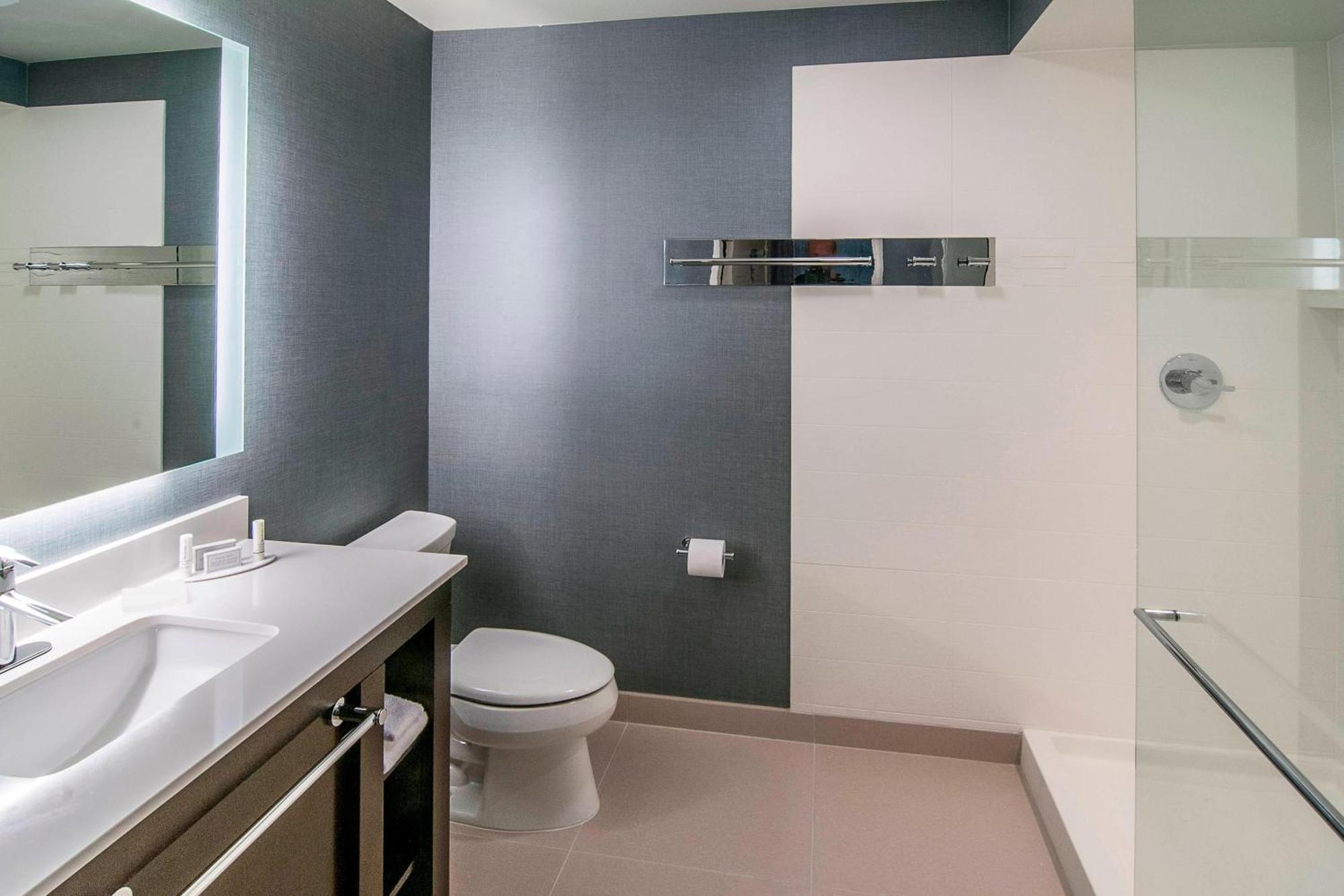 By Marriott Rapid 2*