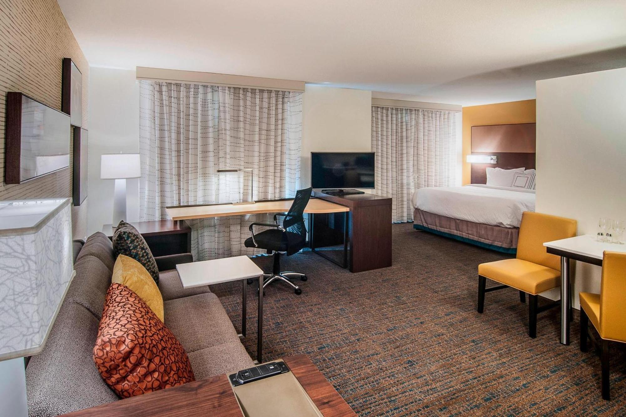 By Marriott Rapid 2*