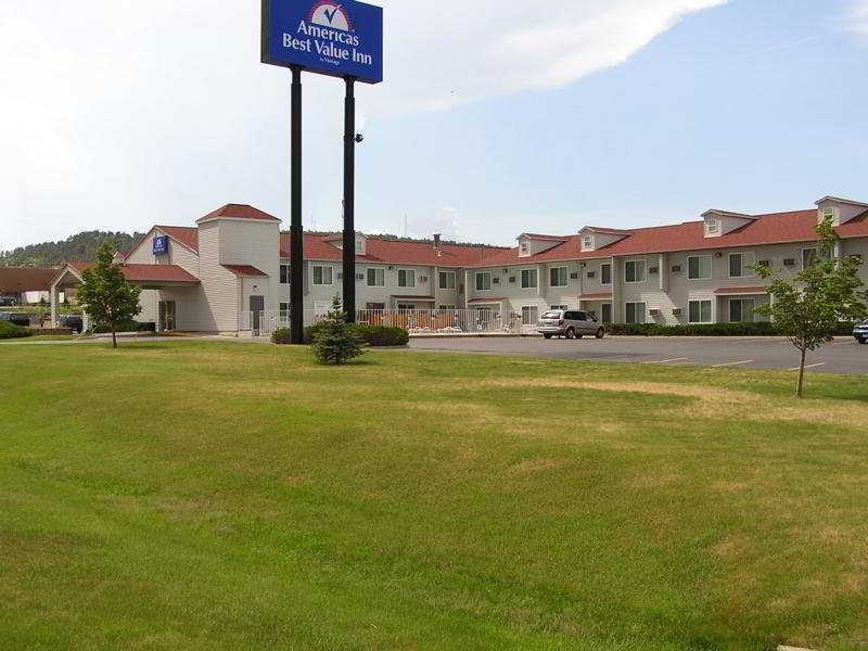 Super 8 By Wyndham Rapid Hotel