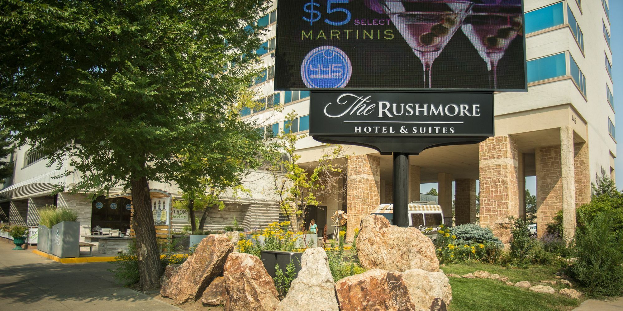 Hotel The Rushmore & Suites; Bw Premier Collection 3*